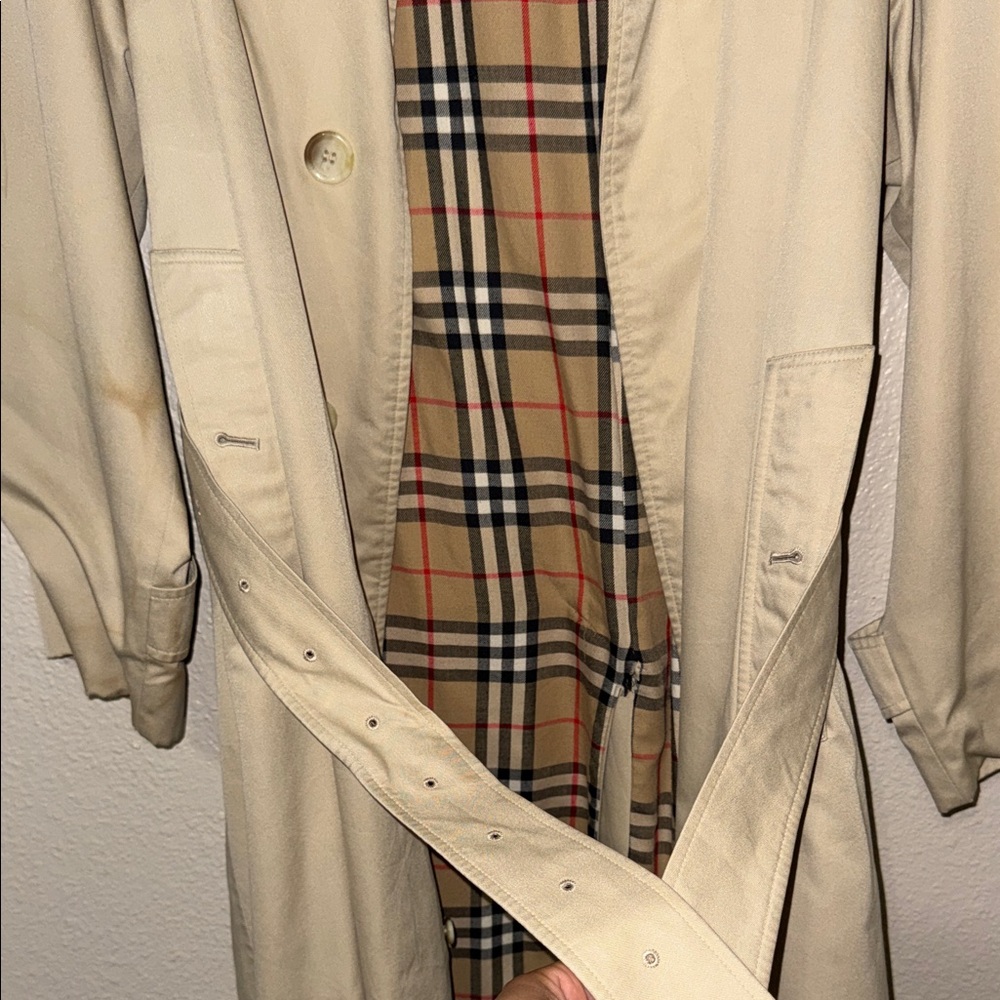 Burberry Classic Tan Trench Coat for Men - Picture 10 of 10